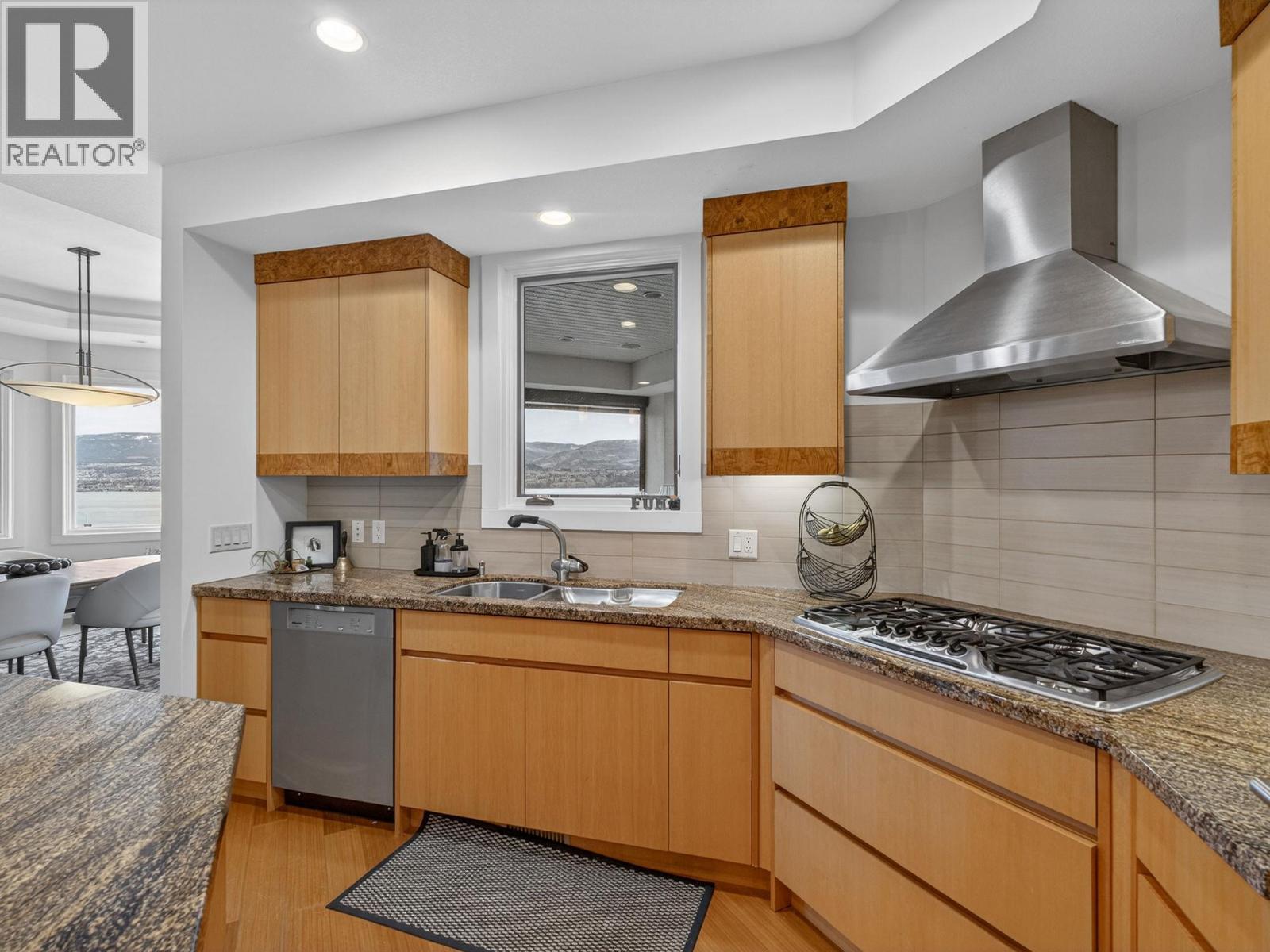  390 Okaview Road, Kelowna