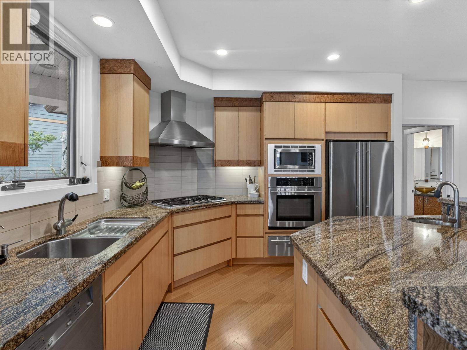  390 Okaview Road, Kelowna