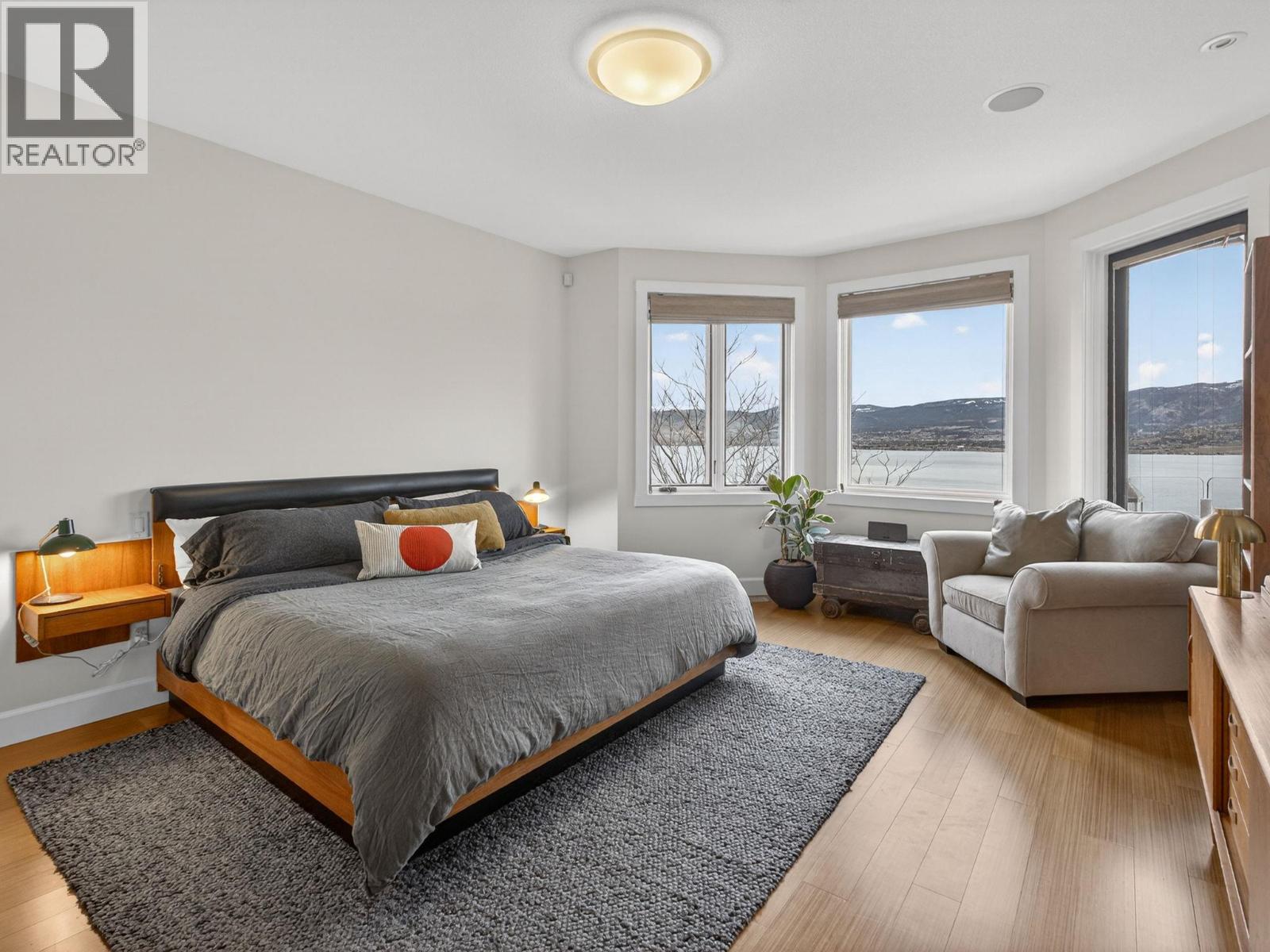  390 Okaview Road, Kelowna