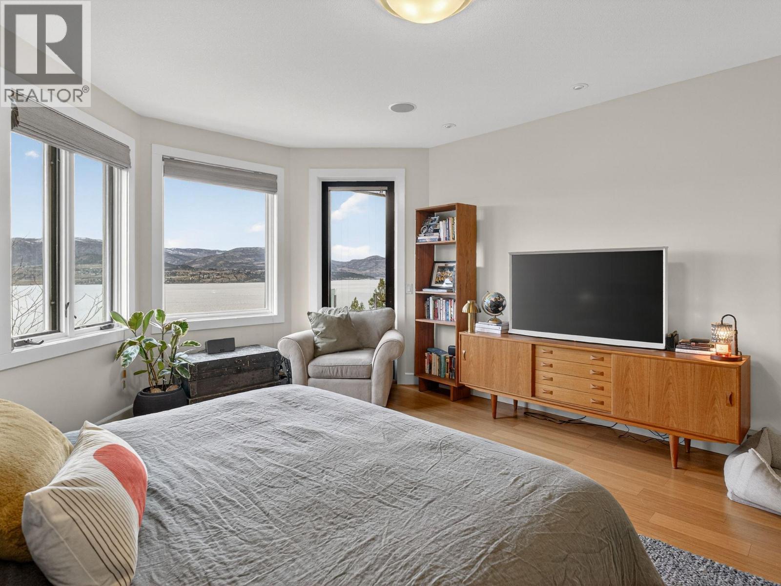  390 Okaview Road, Kelowna