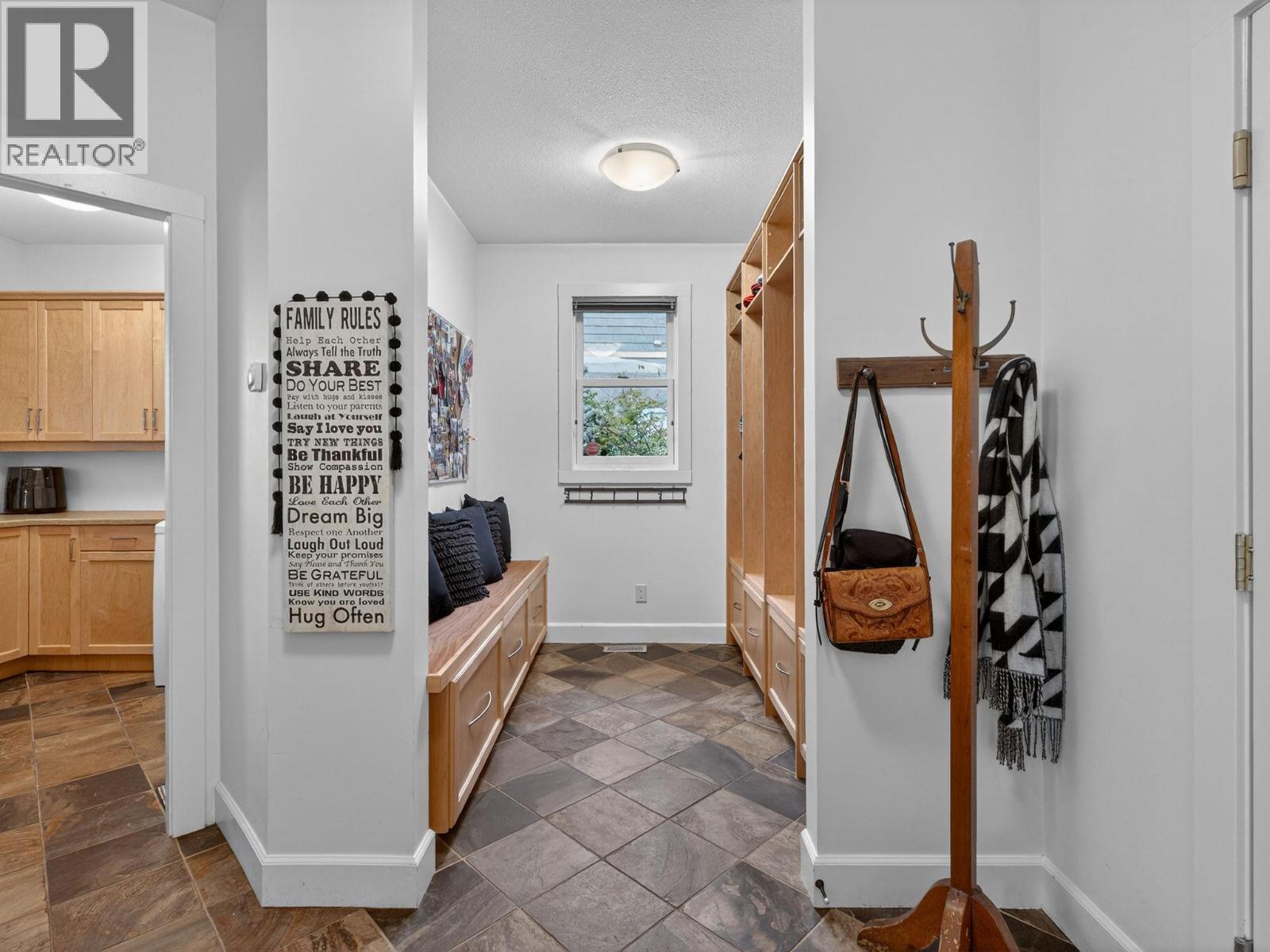  390 Okaview Road, Kelowna