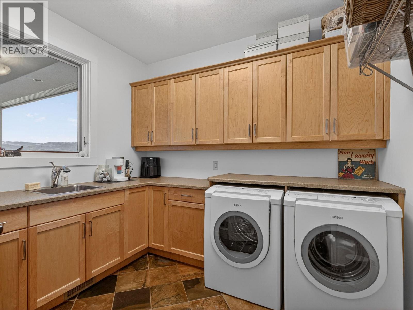  390 Okaview Road, Kelowna