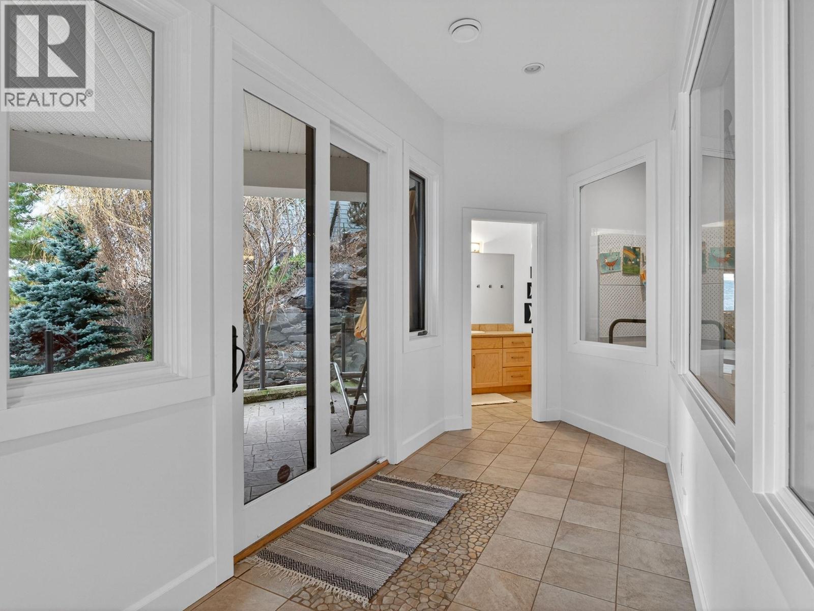  390 Okaview Road, Kelowna