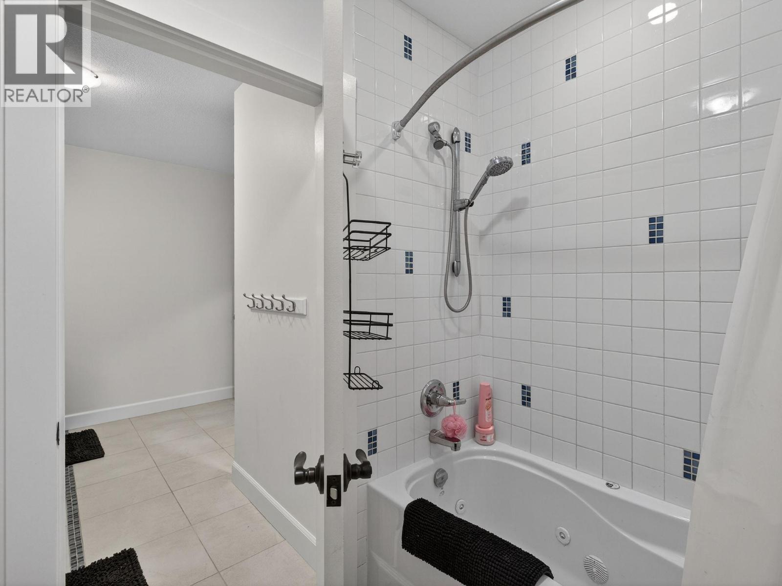  390 Okaview Road, Kelowna