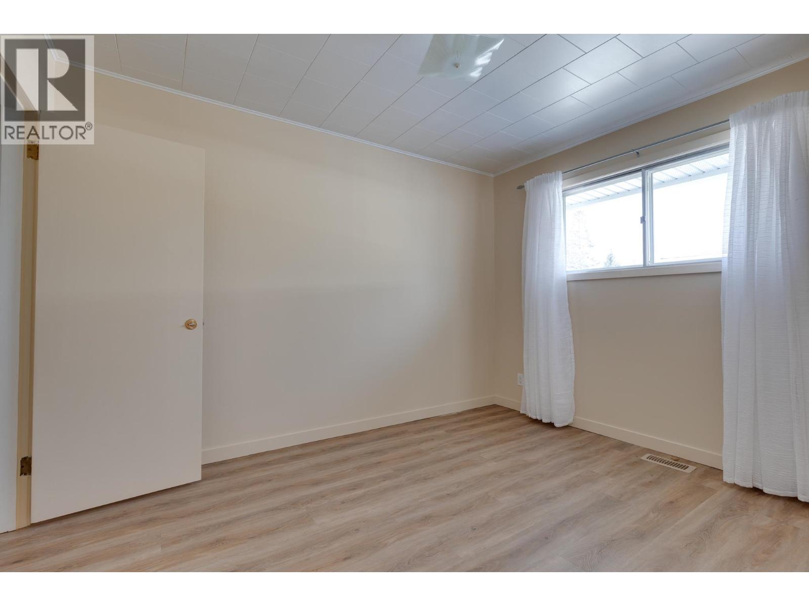 Photo 8 of 32 — 2650-2680 3RD AVENUE · Prince George, BC