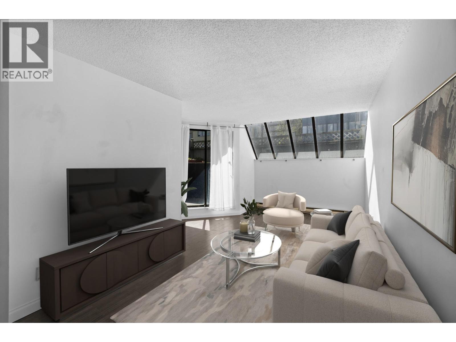 207 1270 ROBSON STREET