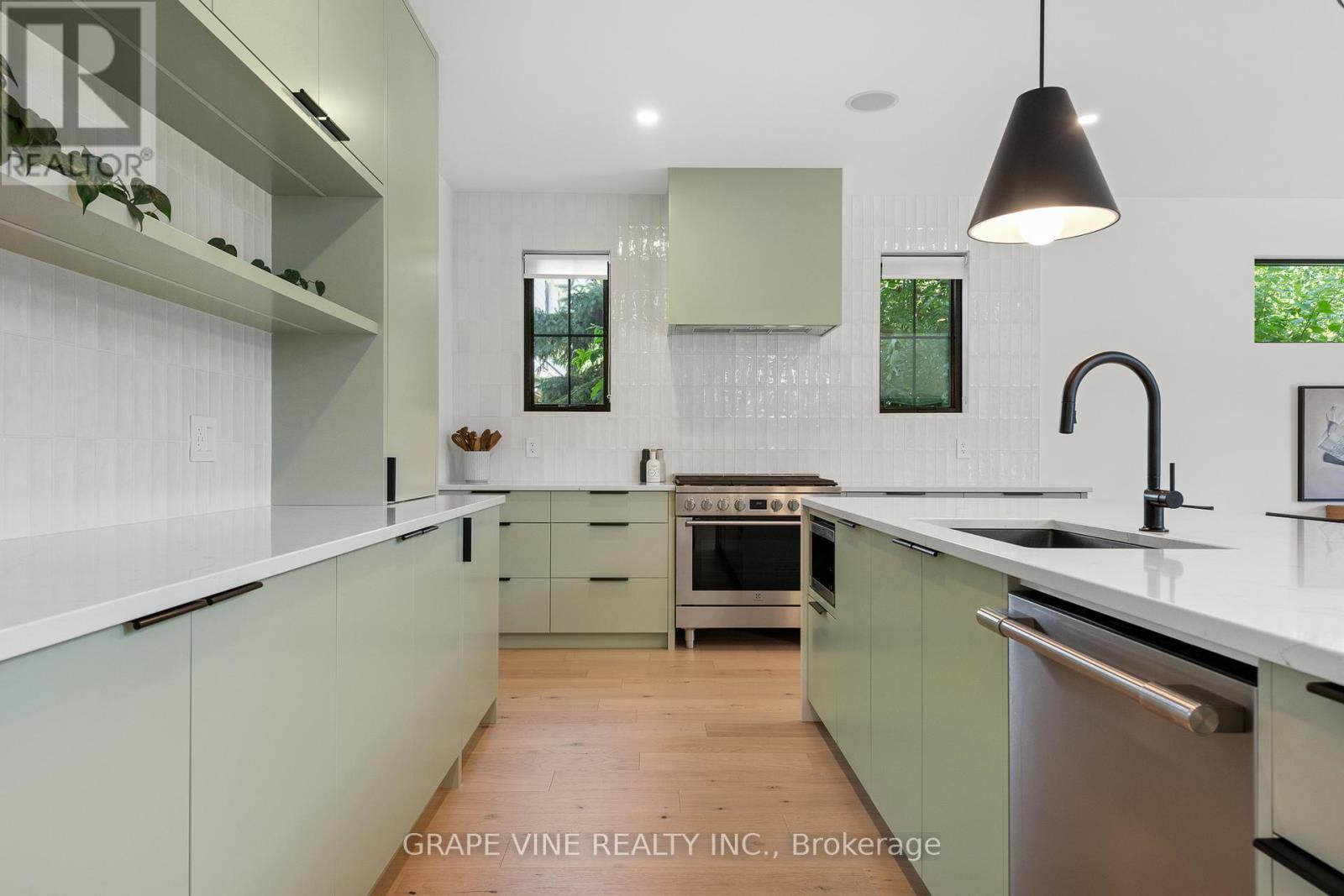 1108A FALAISE ROAD — photo 10