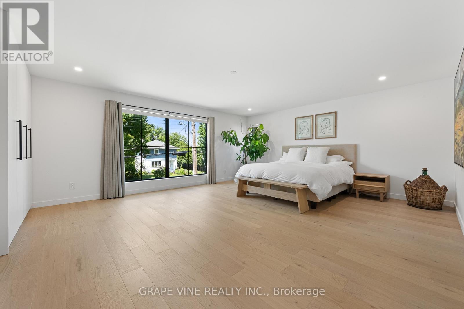1108A FALAISE ROAD - 21