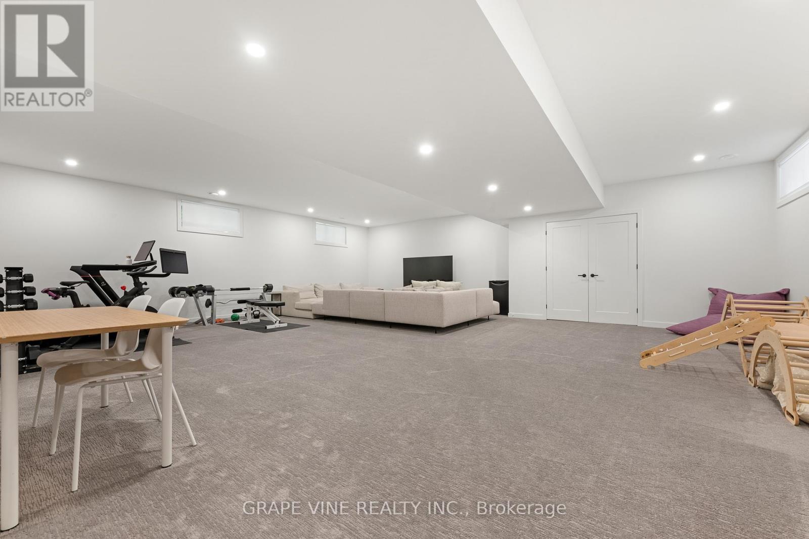 1108A FALAISE ROAD - 39