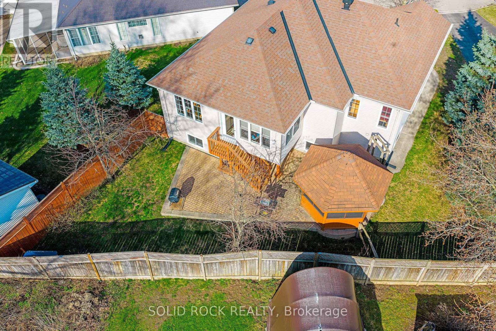 26 REGENCY PLACE - 6