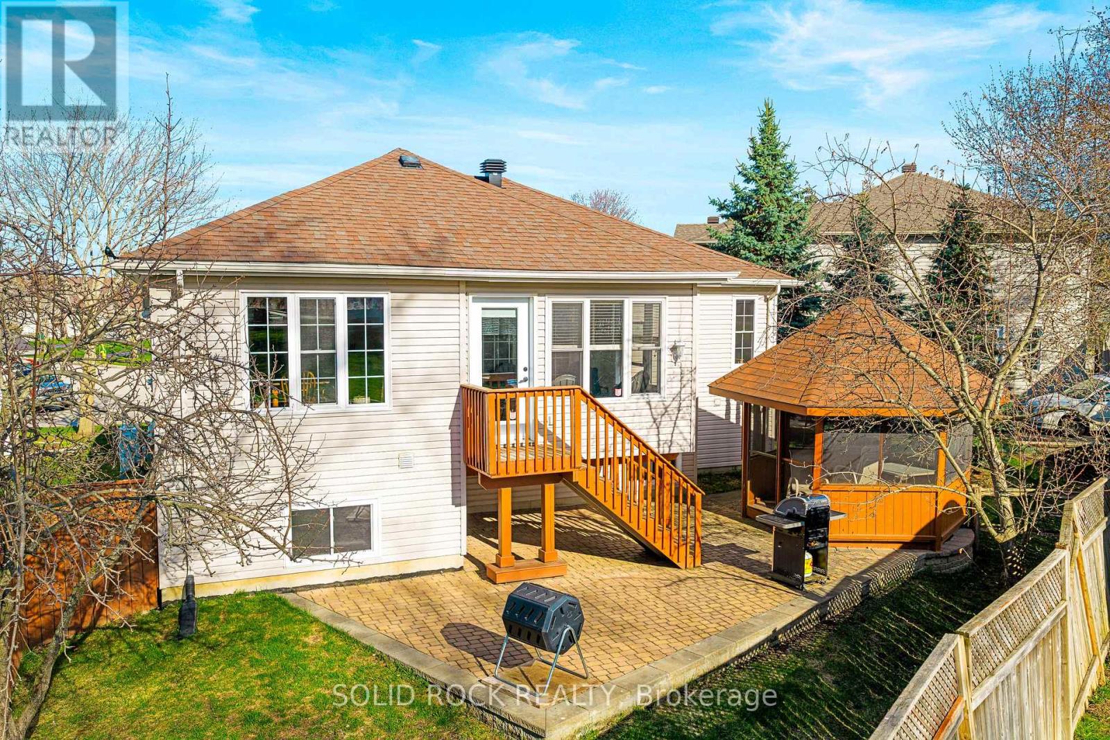 26 REGENCY PLACE - 7