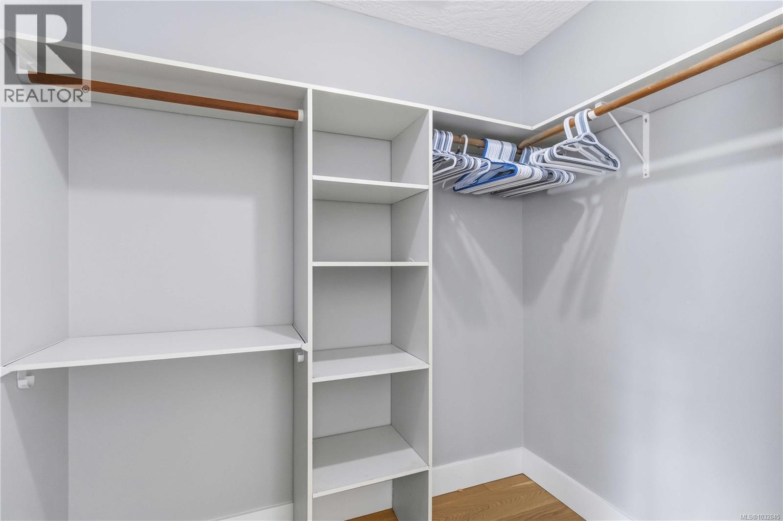  77 View Royal Avenue, View Royal