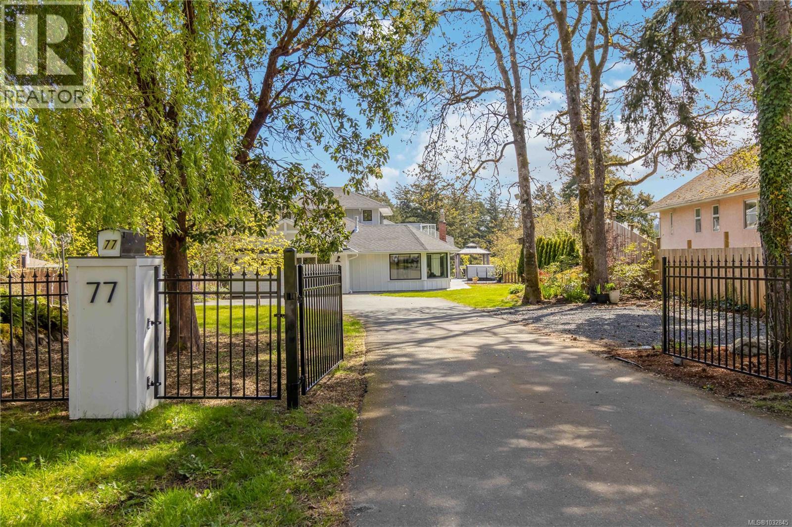  77 View Royal Avenue, View Royal