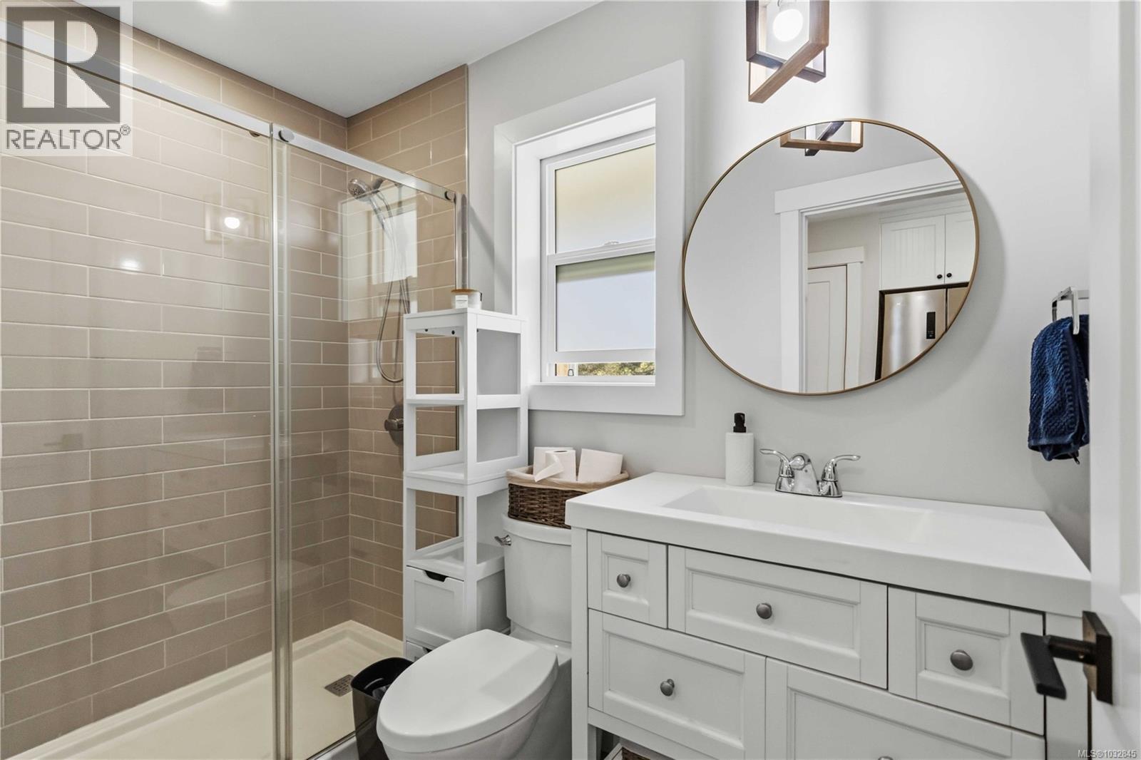  77 View Royal Avenue, View Royal