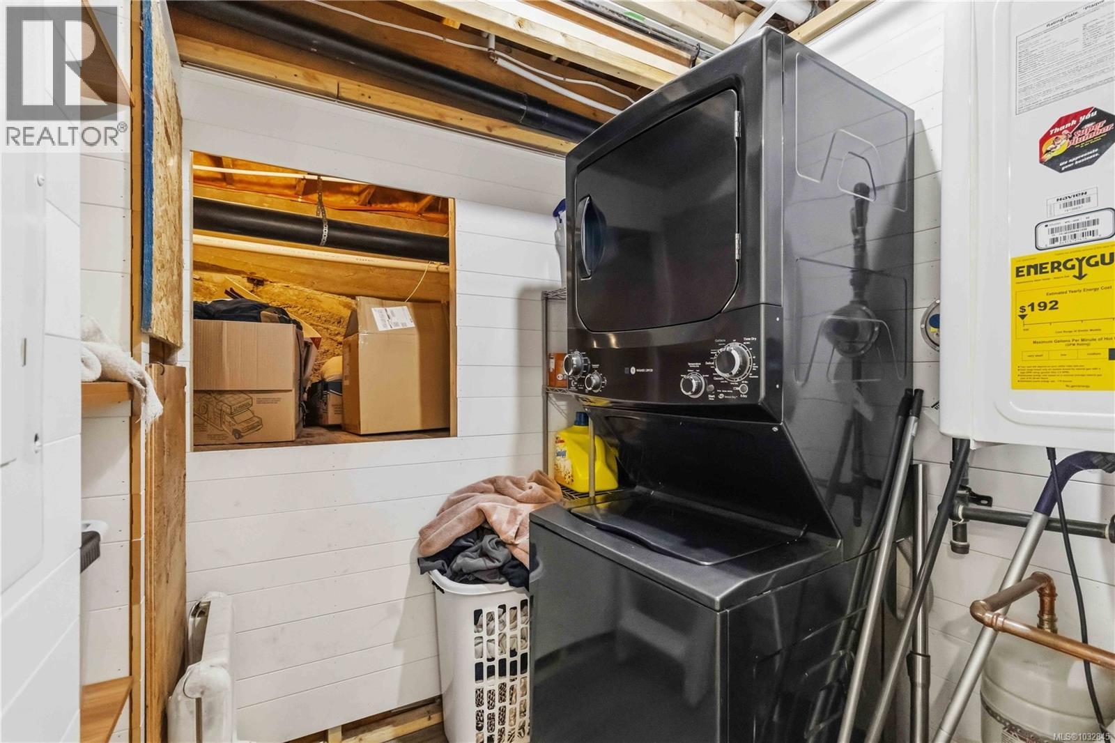  77 View Royal Avenue, View Royal