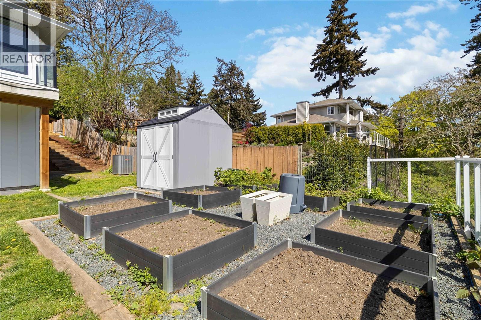  77 View Royal Avenue, View Royal