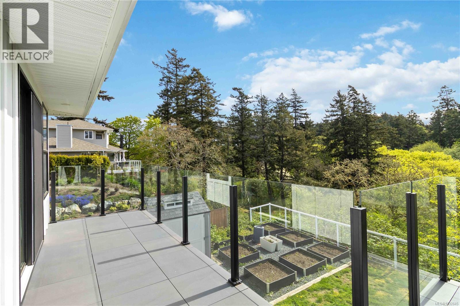  77 View Royal Avenue, View Royal