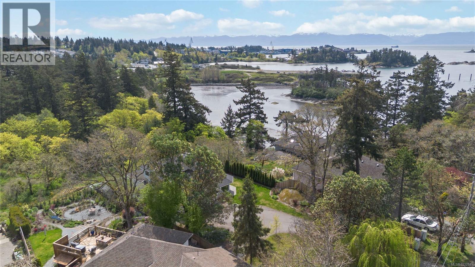  77 View Royal Avenue, View Royal