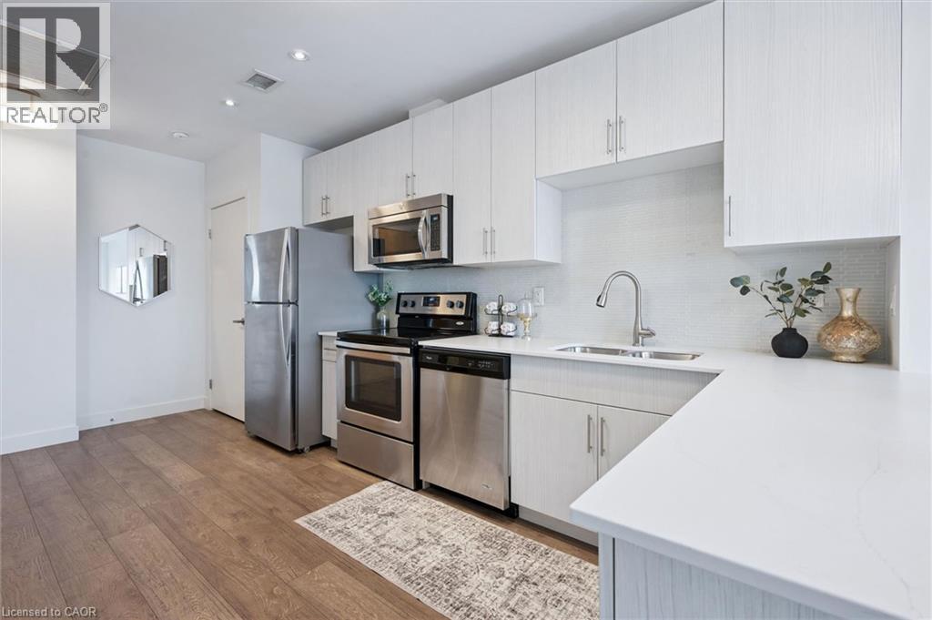 1 VICTORIA Street S Unit# 1006, Kitchener, Ontario, N2G1G1 — Photo 8