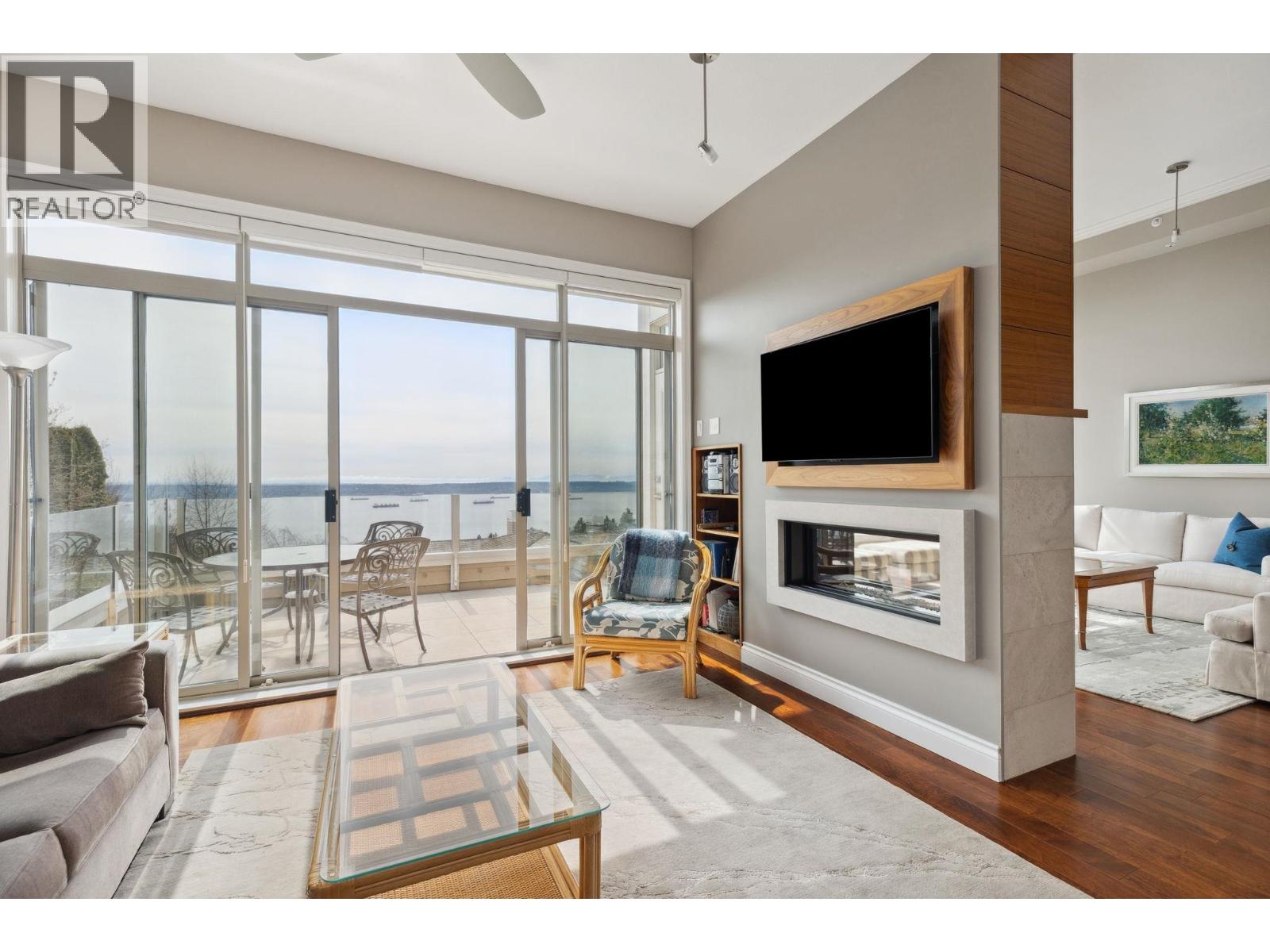 2416 CARR LANE, West Vancouver