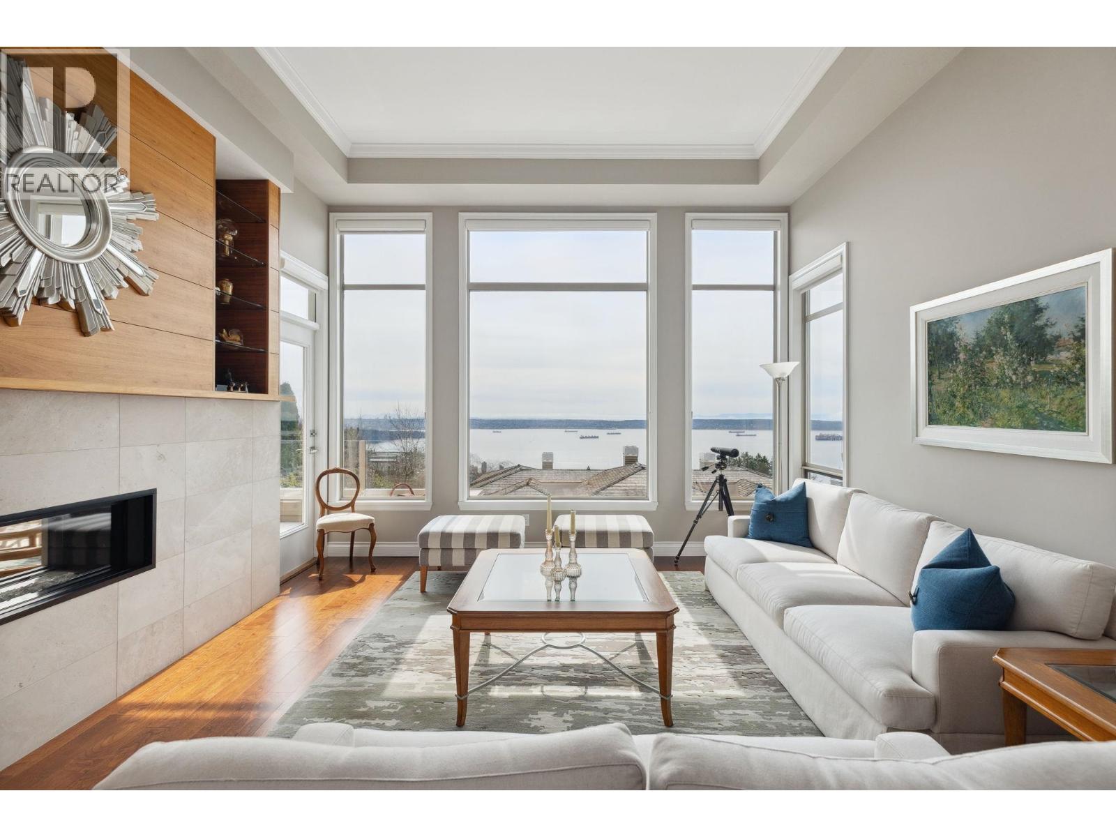 2416 CARR LANE, West Vancouver