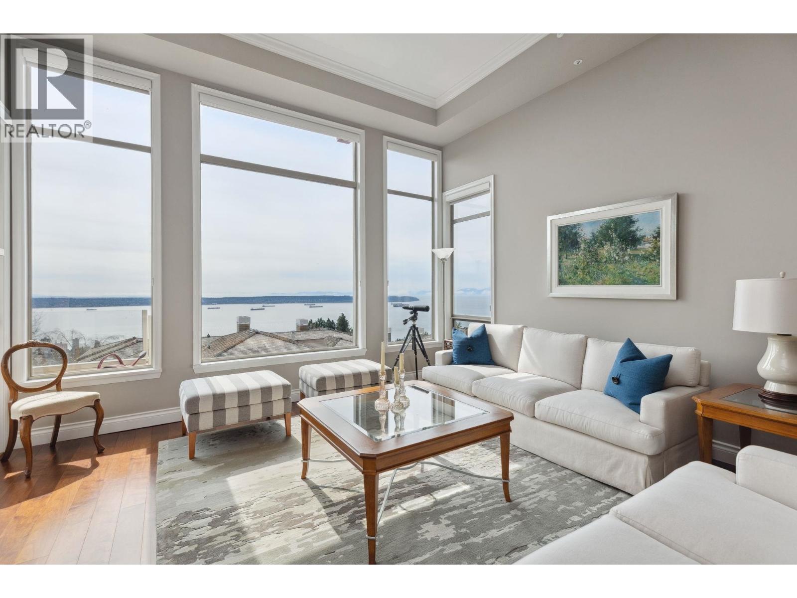 2416 CARR LANE, West Vancouver