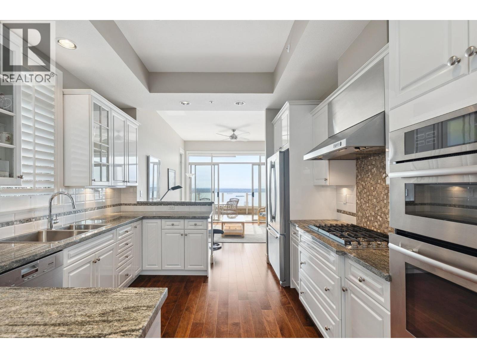 2416 CARR LANE, West Vancouver
