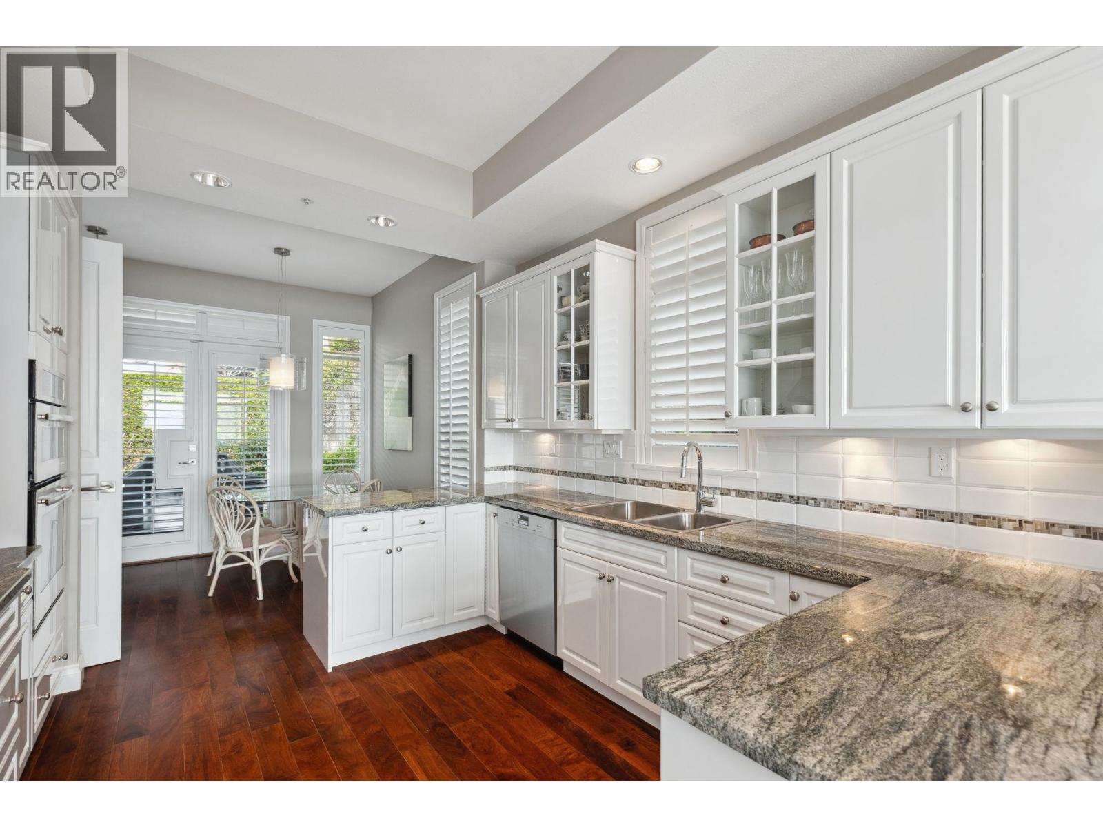 2416 CARR LANE, West Vancouver