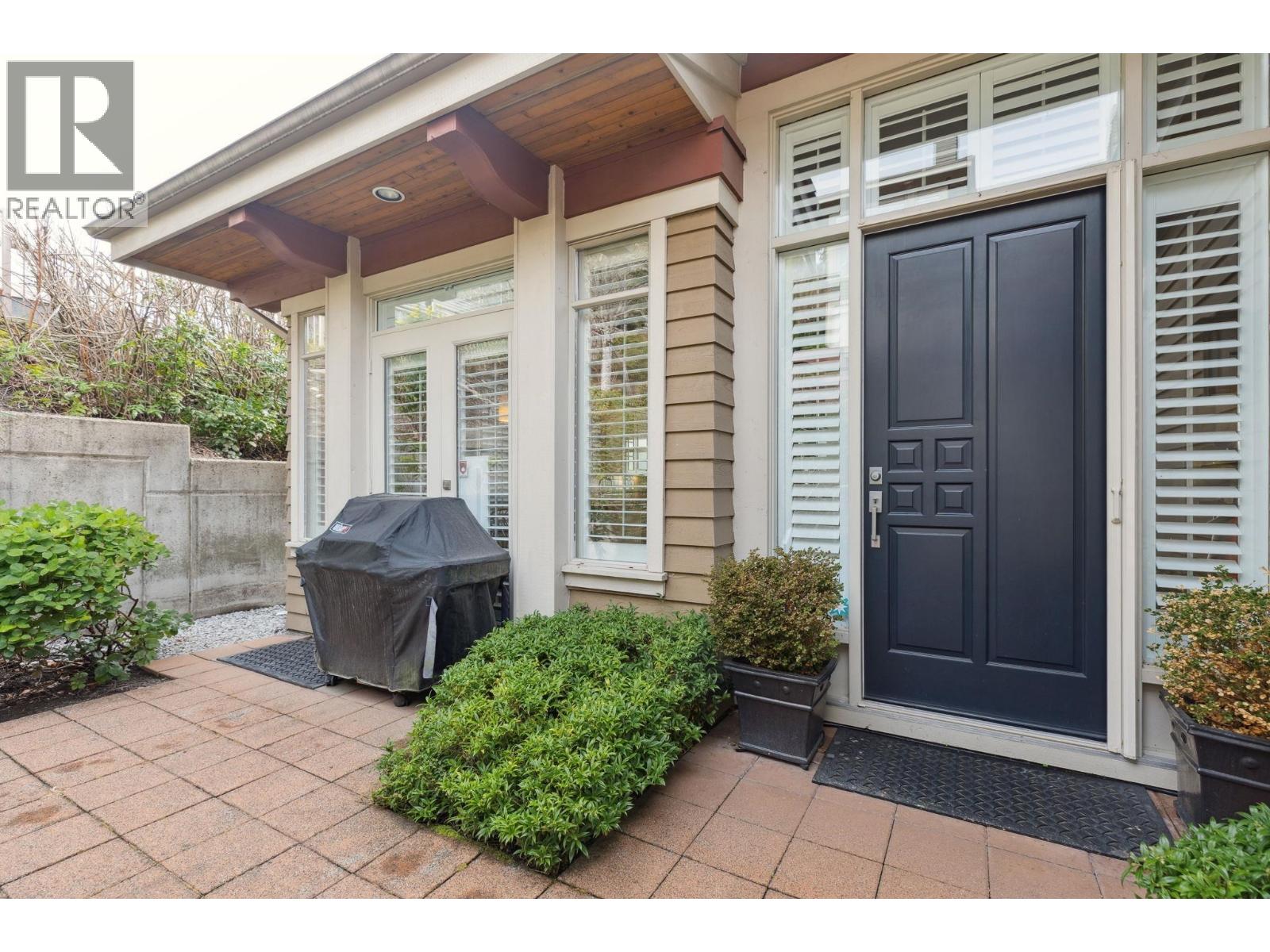 2416 CARR LANE, West Vancouver