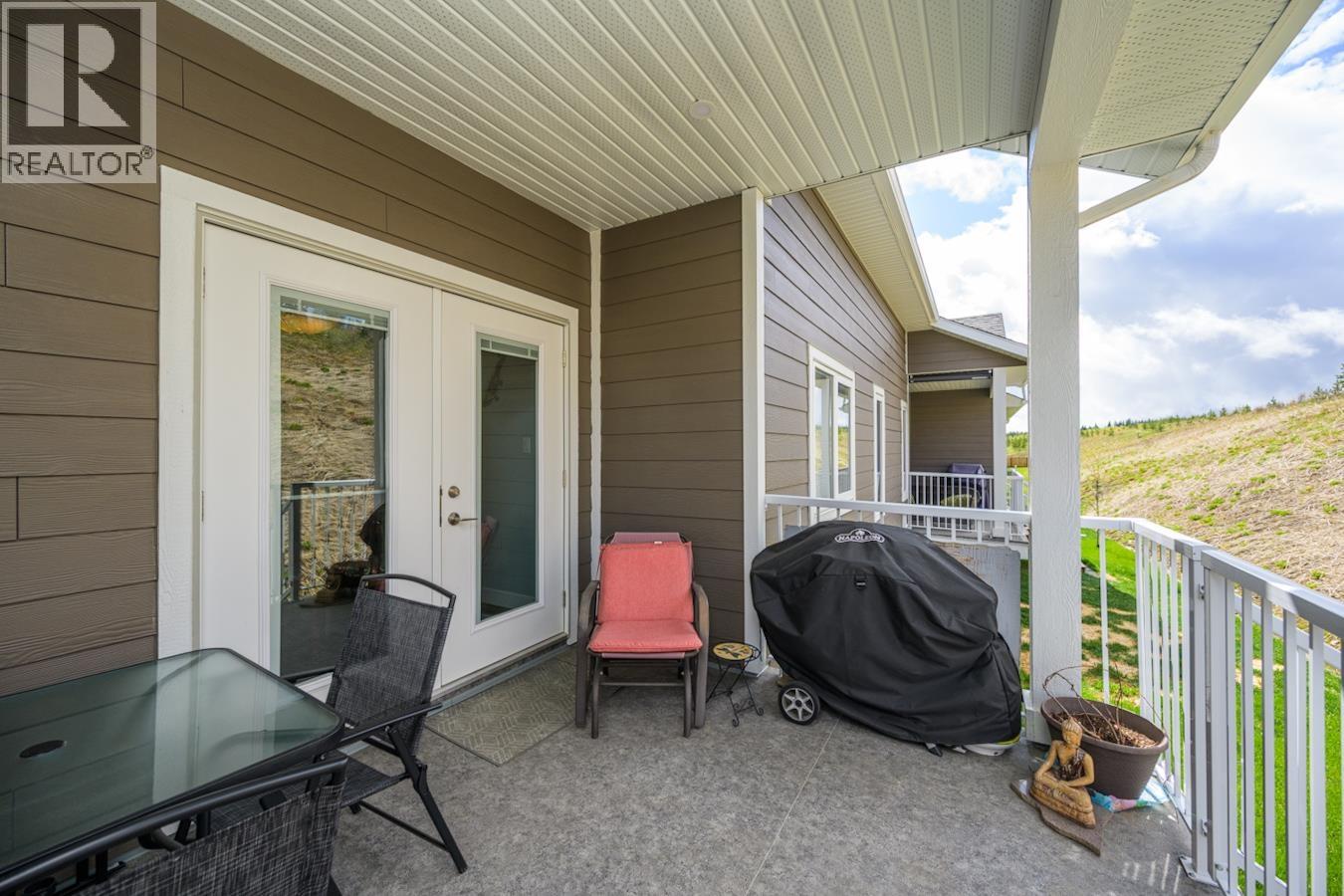 #402 2425 ROWE STREET - 26