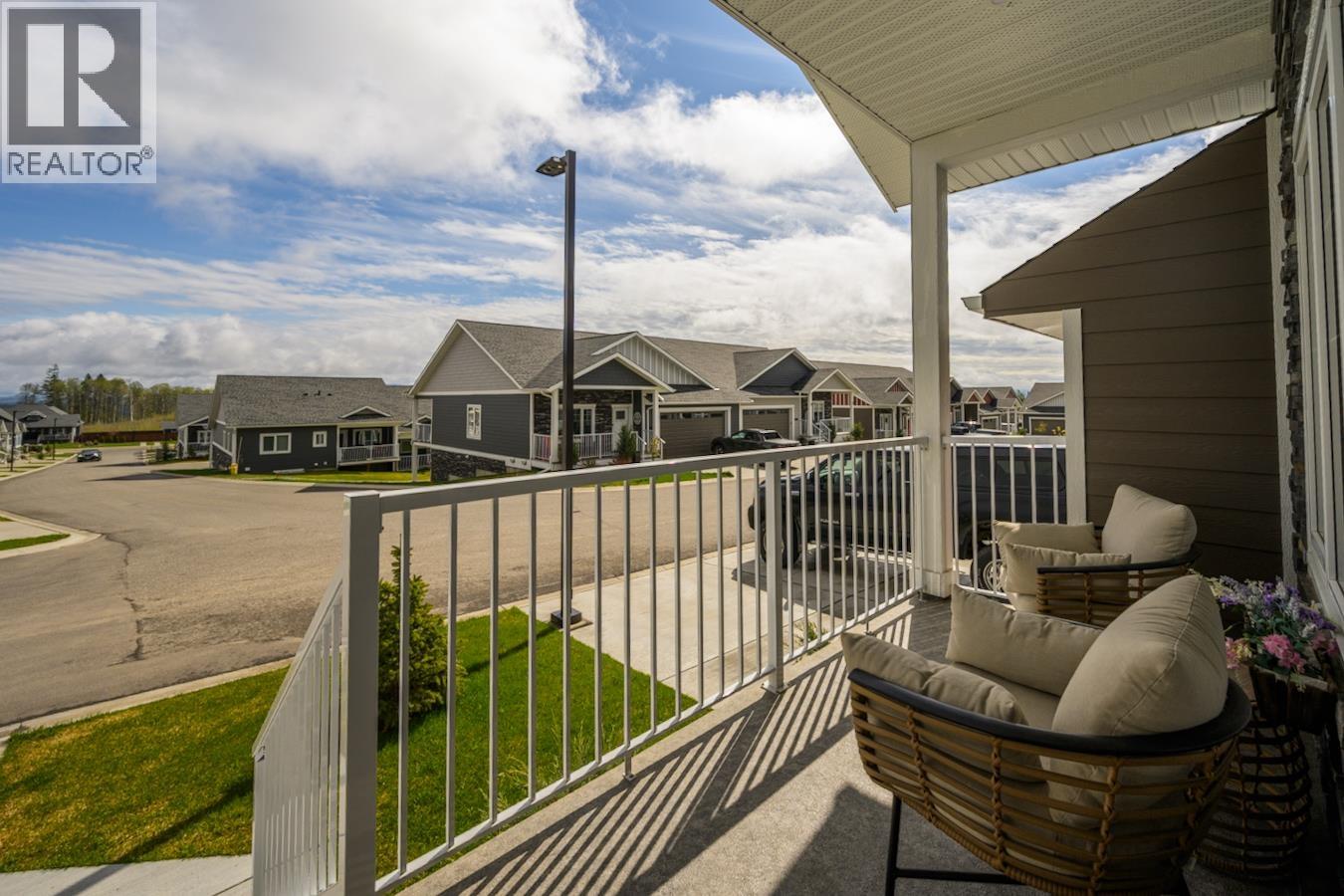 #402 2425 ROWE STREET - 24