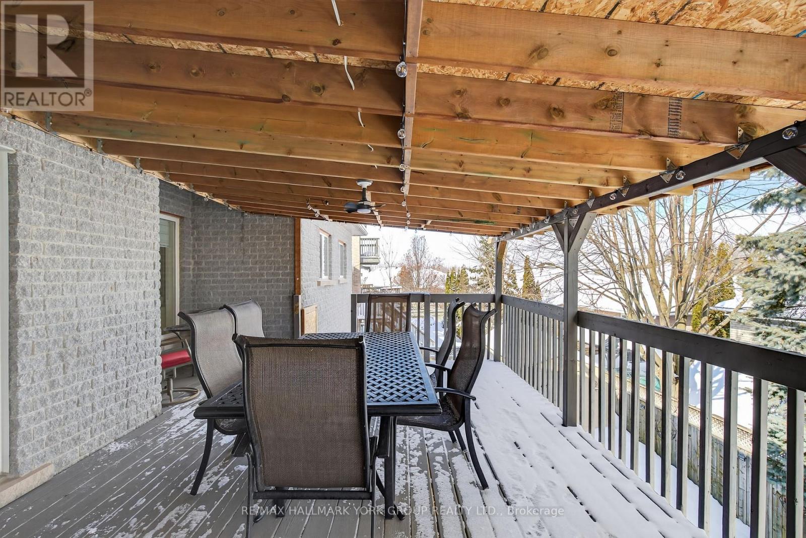 18 TODD DRIVE - 38