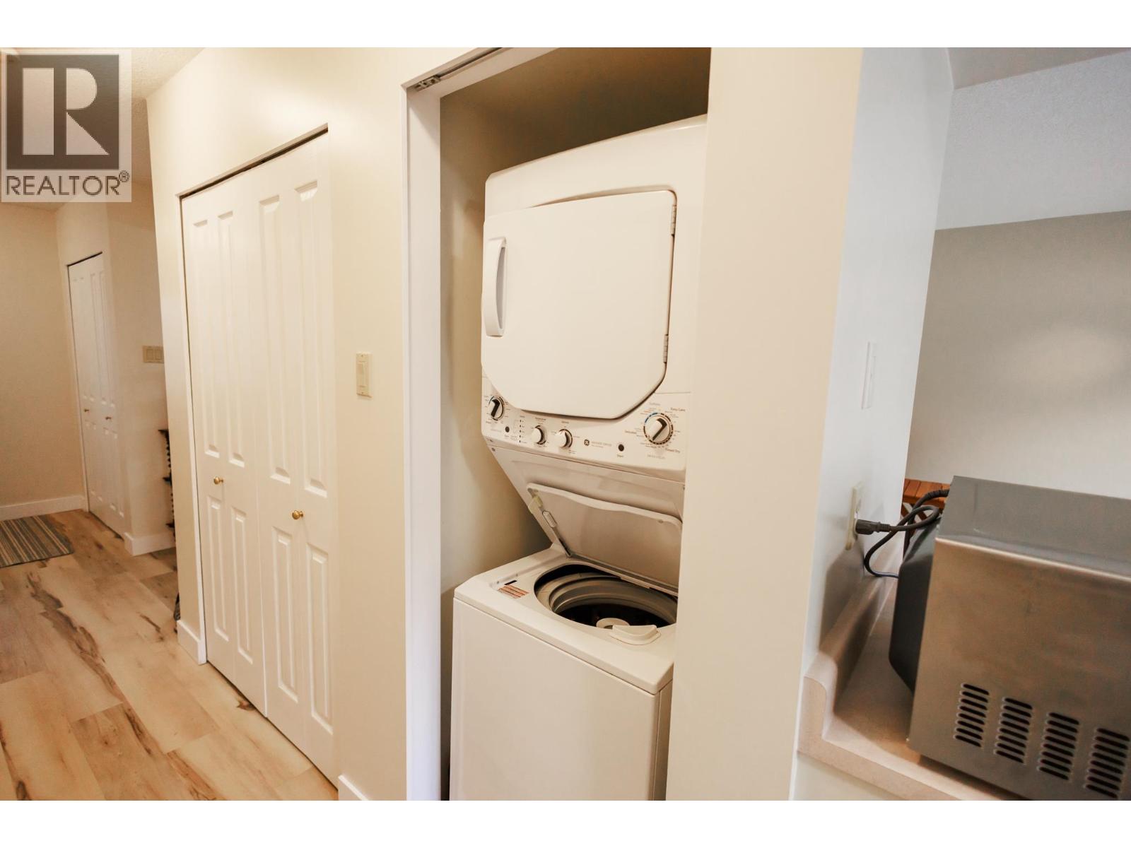 #6 2609 BRAUN STREET - 12