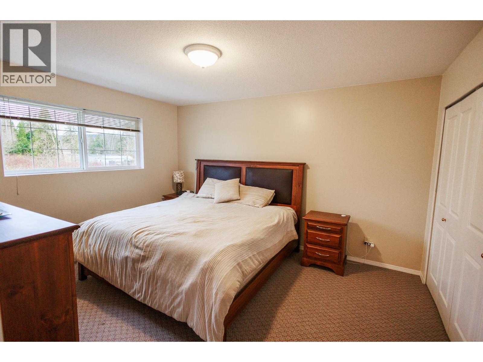 #6 2609 BRAUN STREET - 16