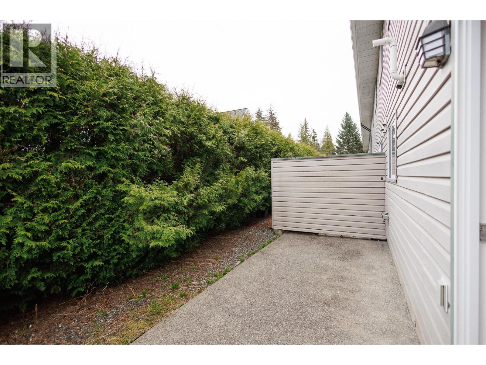 #6 2609 BRAUN STREET - 21