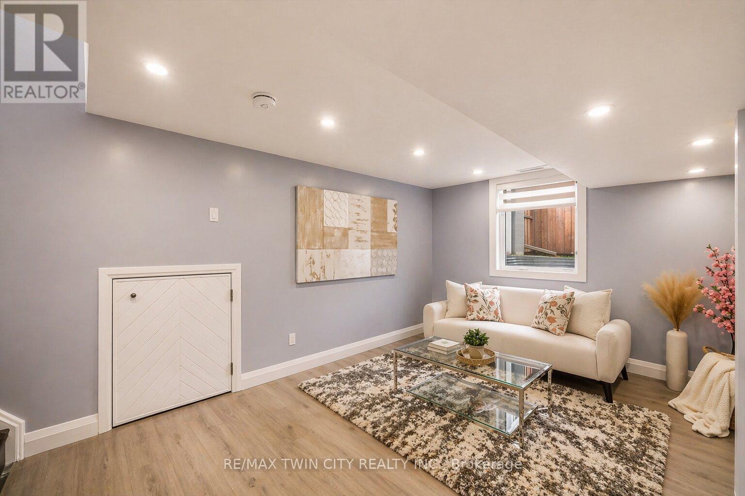 86 CARLYLE DRIVE — photo 20