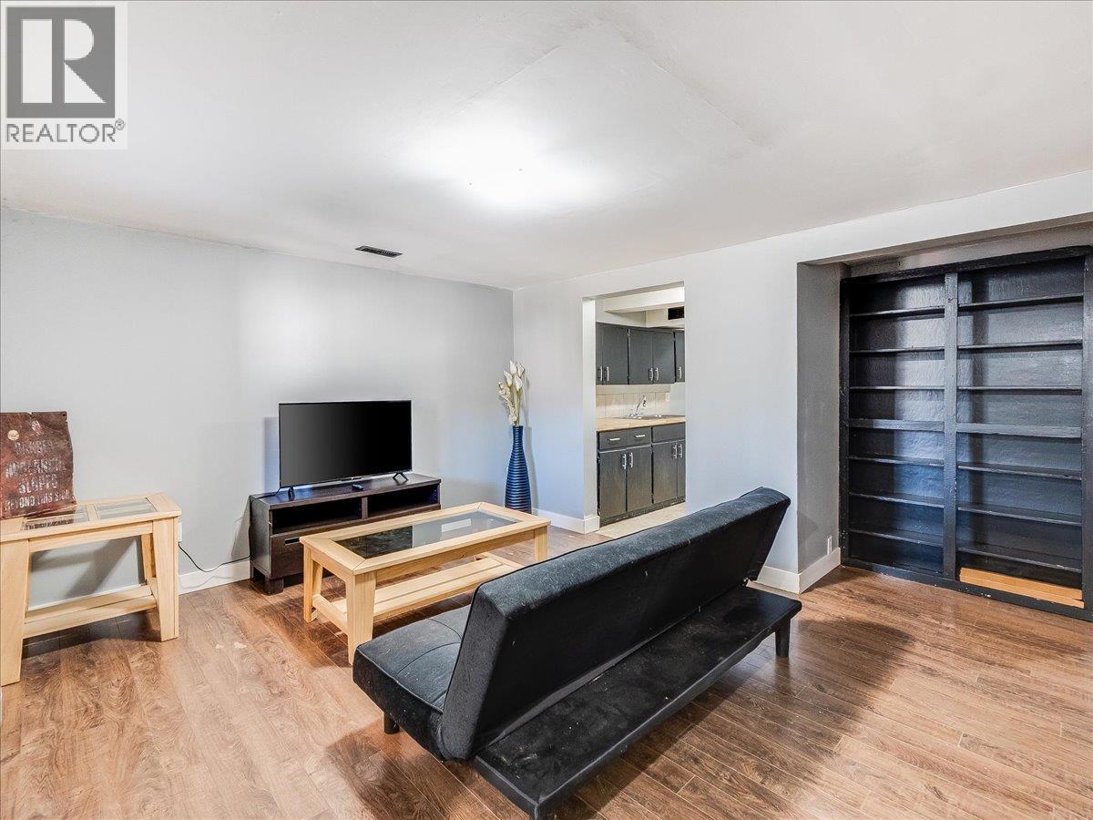 530 Turner Street — photo 49