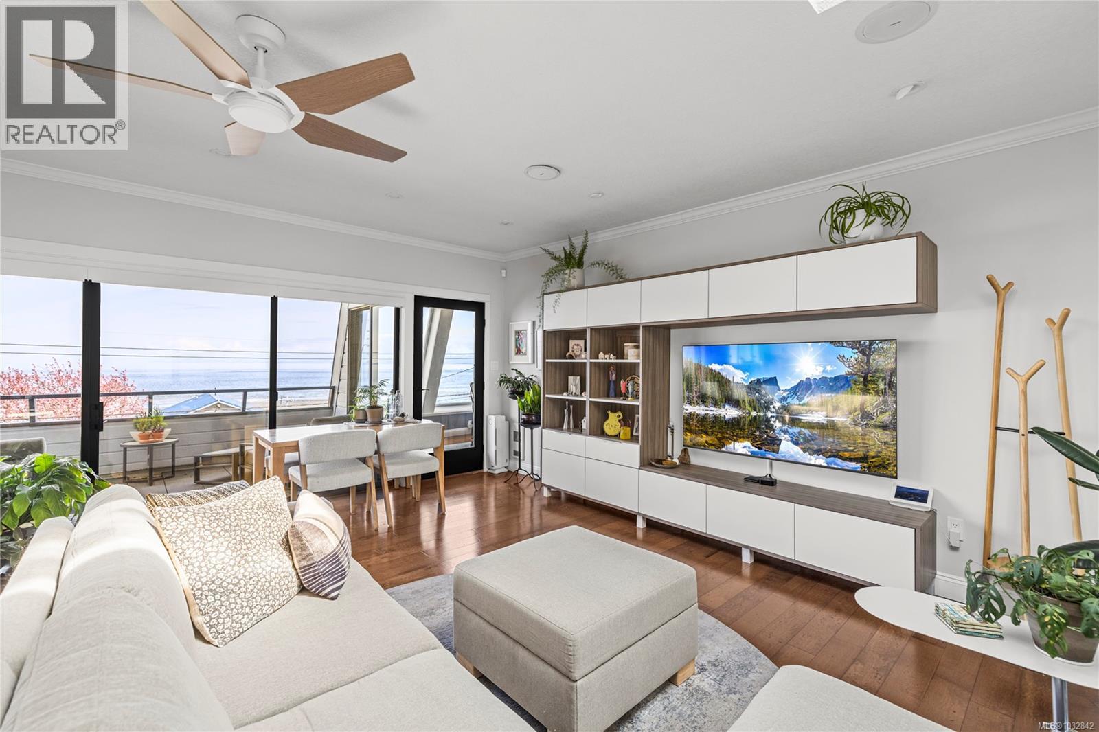 #2 2734 ISLAND HWY W - 4