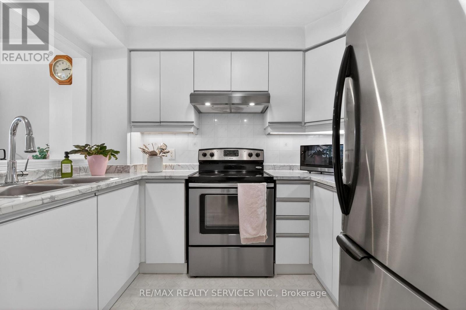#26A 5205 GLEN ERIN DRIVE E - 10