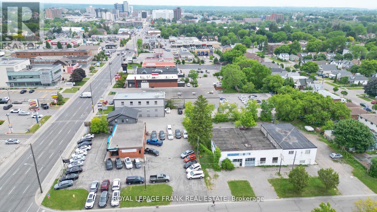 349 KING STREET W — photo 7