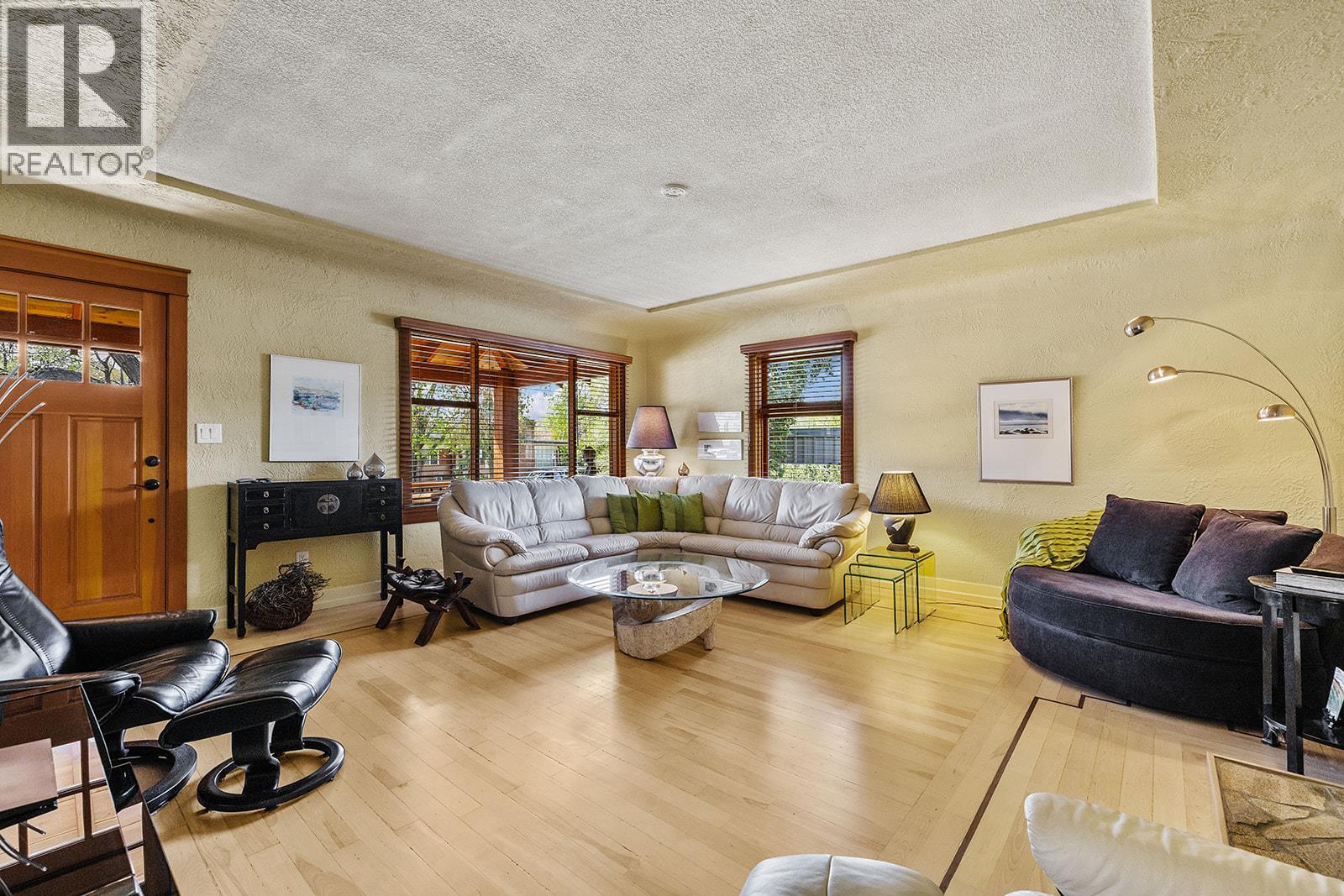 354 Burne Avenue, Kelowna