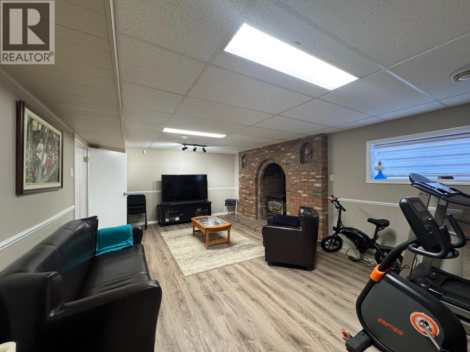 2176 Merritt Avenue - 36