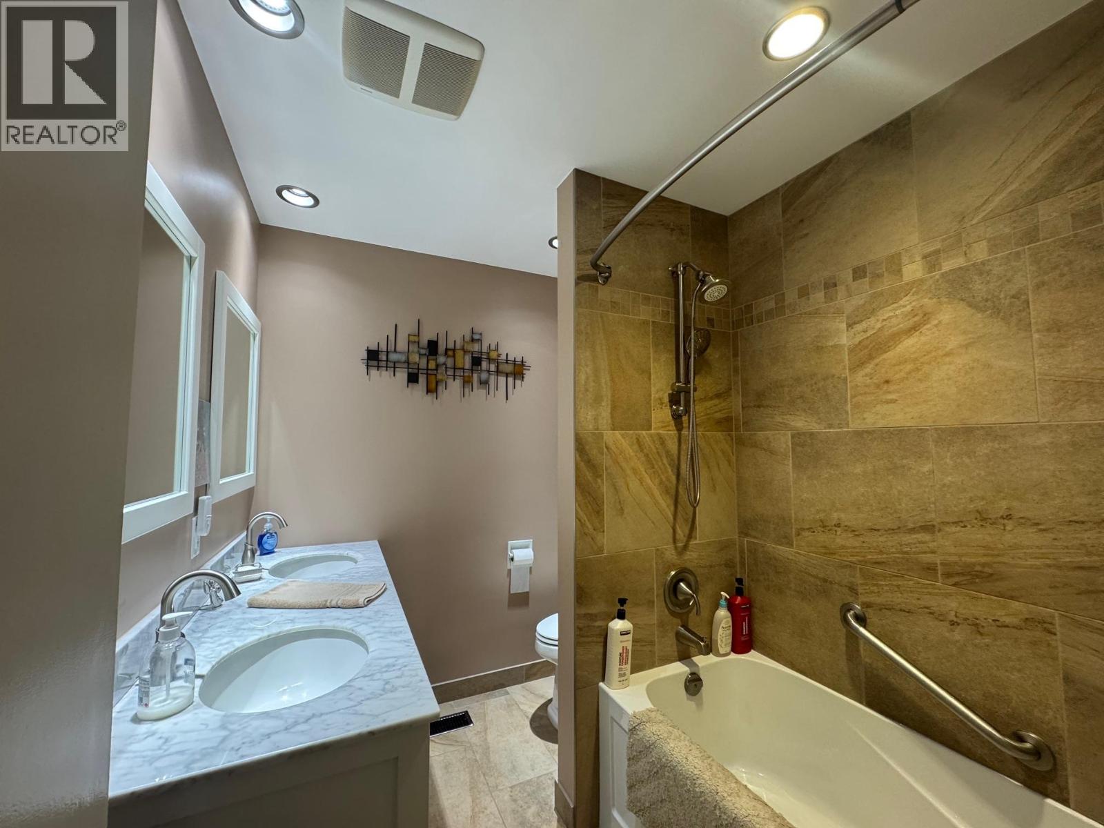 2176 Merritt Avenue - 20