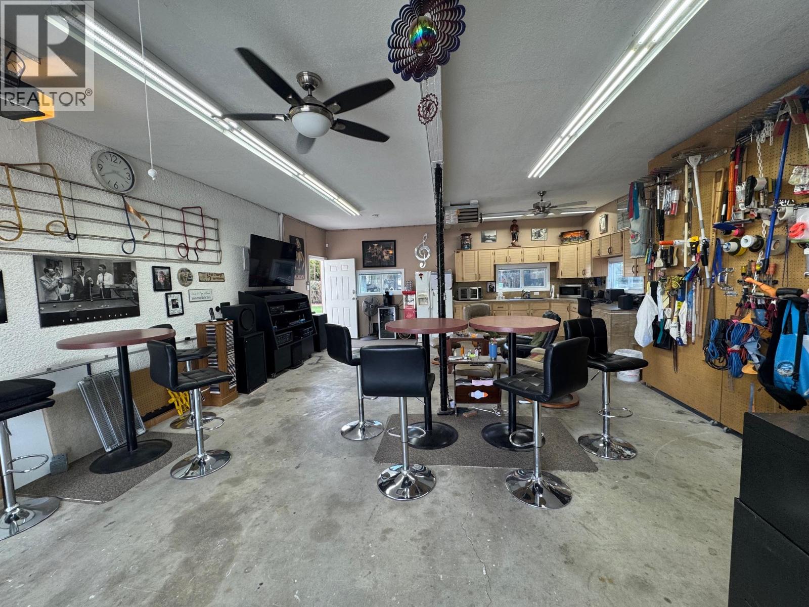 2176 Merritt Avenue - 25