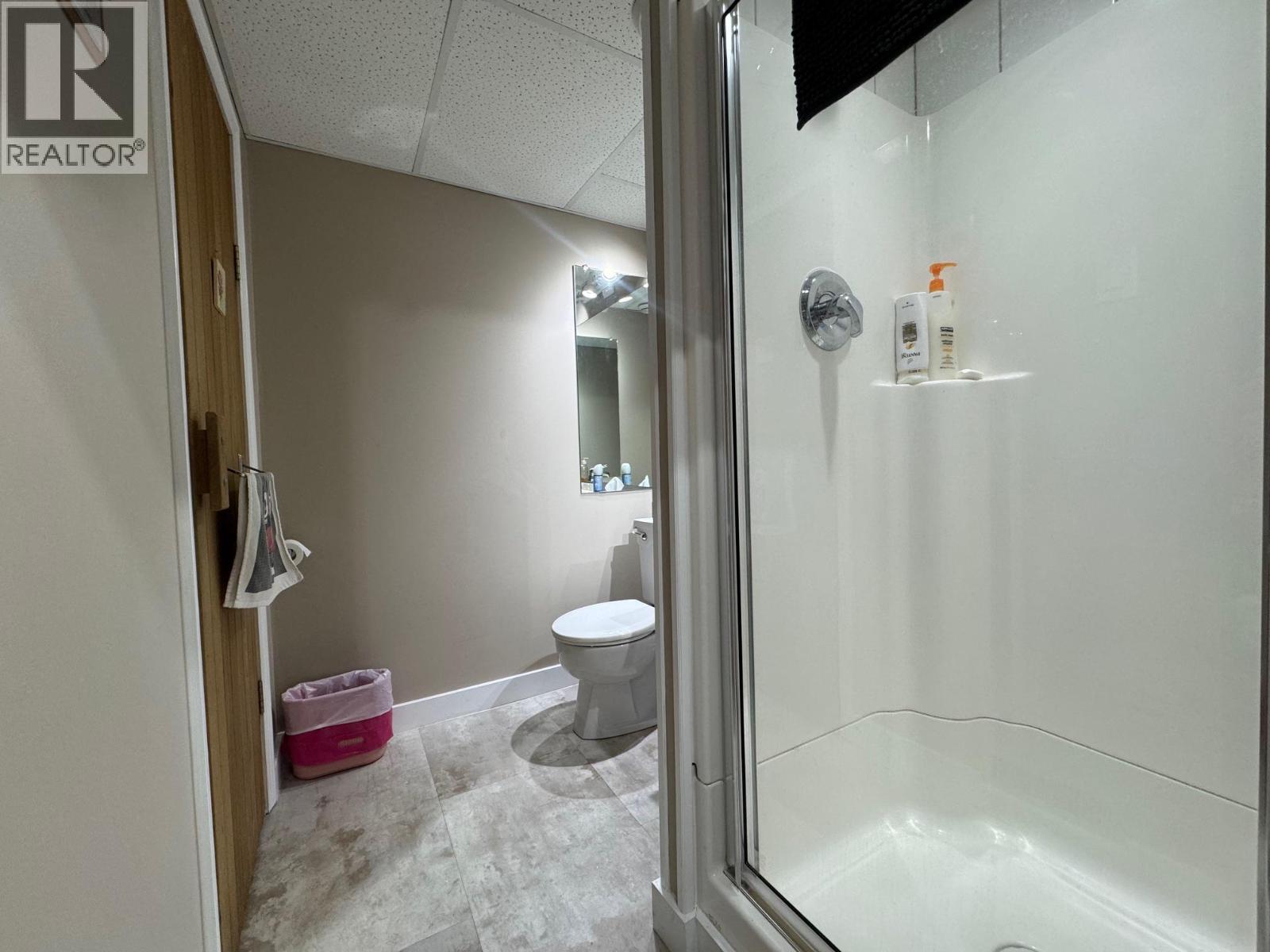 2176 Merritt Avenue - 33