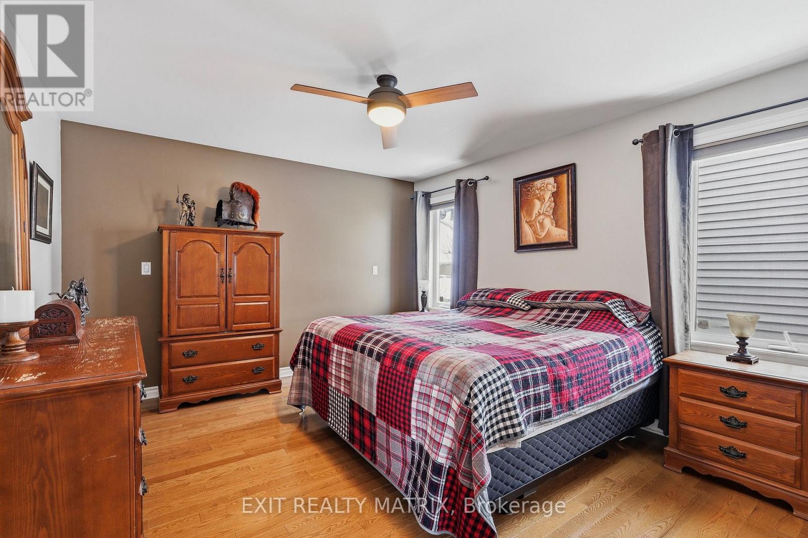 109 ROYAL COURT — photo 15
