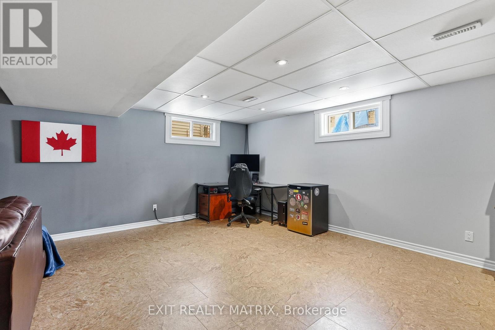 109 ROYAL COURT — photo 21