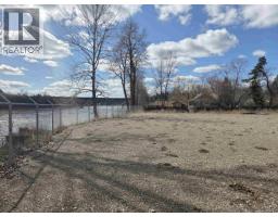 2707 Queensway Street, Prince George, BC V2L4M3 Photo 7