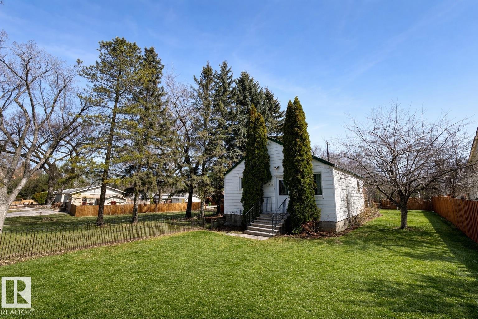 11017 38 ST NW, Edmonton