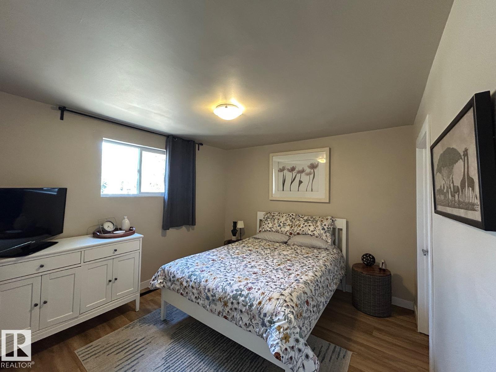 11017 38 ST NW, Edmonton